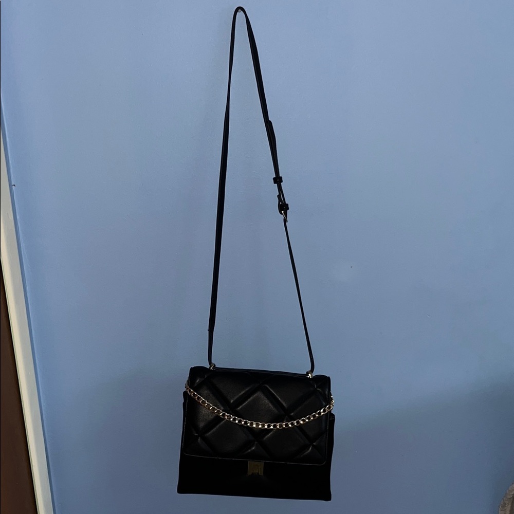 Elegant Black Quilted Shoulder Bag